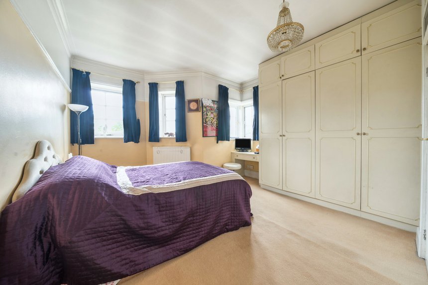 for sale ducks hill road london 40897 - Gibbs Gillespie