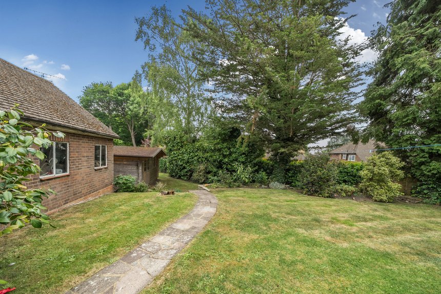 for sale ducks hill road london 40897 - Gibbs Gillespie