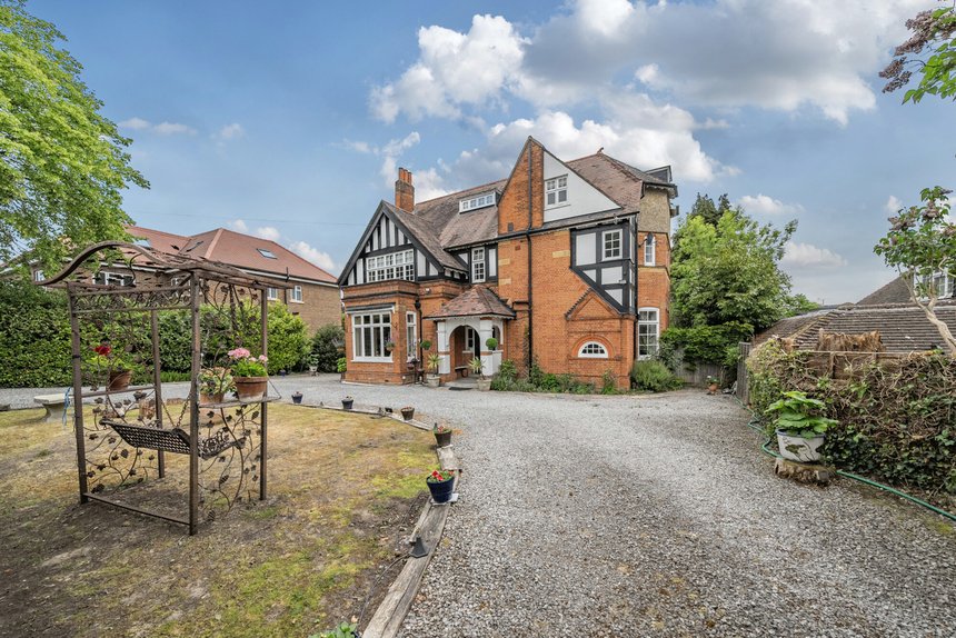 for sale ducks hill road london 40897 - Gibbs Gillespie