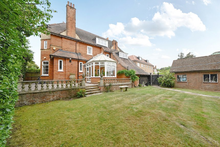 for sale ducks hill road london 40897 - Gibbs Gillespie