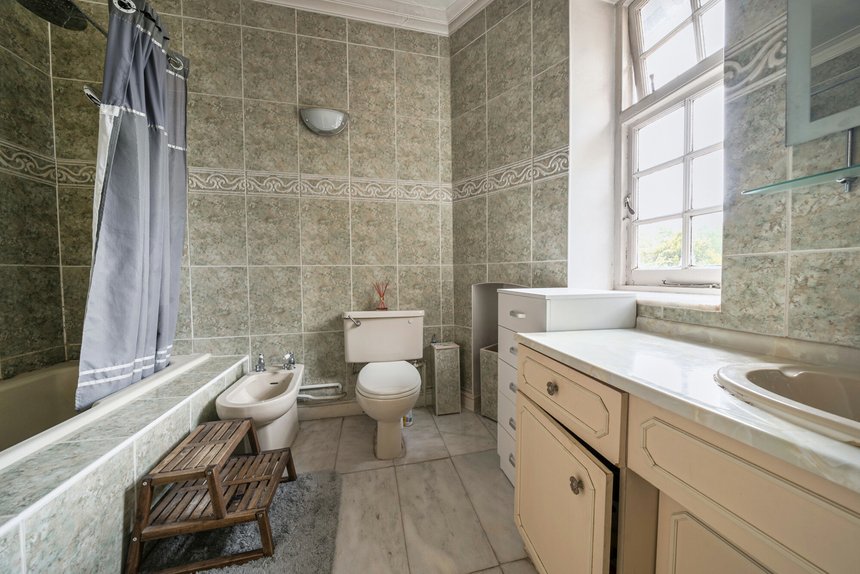 for sale ducks hill road london 40897 - Gibbs Gillespie