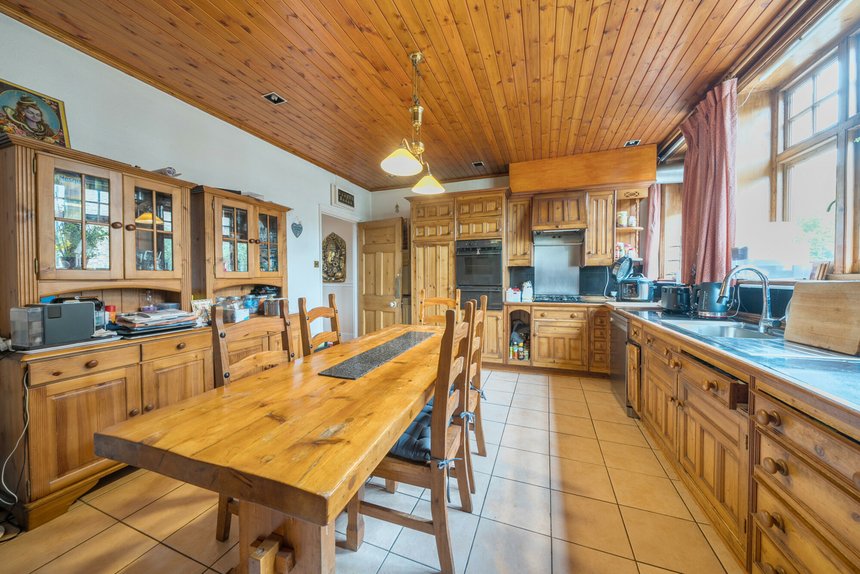 for sale ducks hill road london 40897 - Gibbs Gillespie