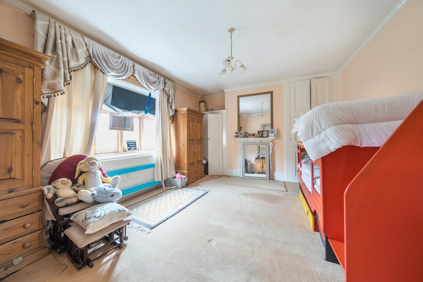 for sale ducks hill road london 40897 - Gibbs Gillespie