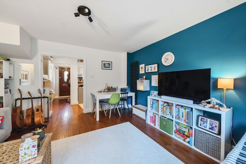 under offer marygold walk london 40981 - Gibbs Gillespie