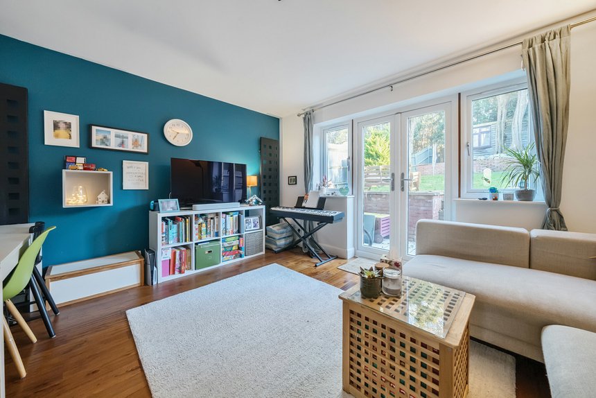 under offer marygold walk london 40981 - Gibbs Gillespie