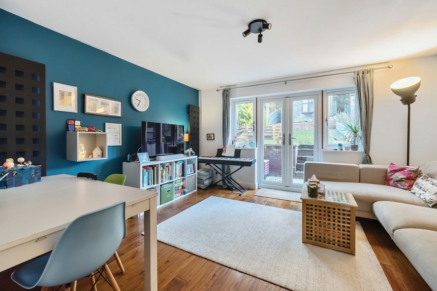 under offer marygold walk london 40981 - Gibbs Gillespie