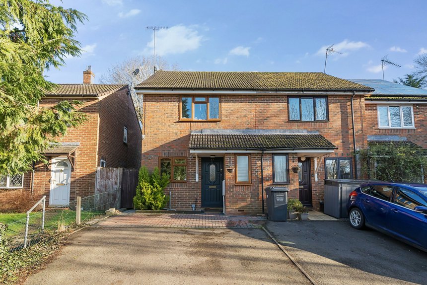 under offer marygold walk london 40981 - Gibbs Gillespie