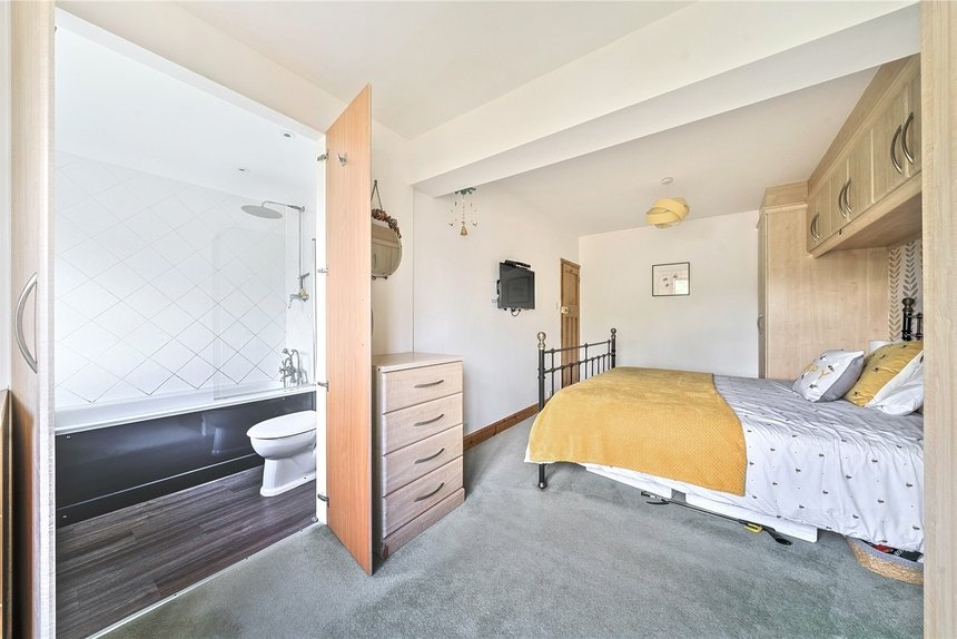 for sale fuller way london 41038 - Gibbs Gillespie