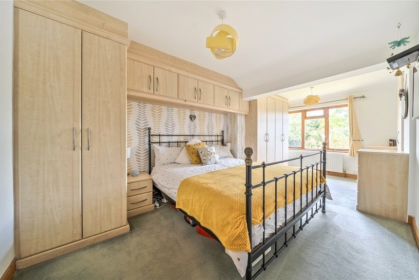 for sale fuller way london 41038 - Gibbs Gillespie