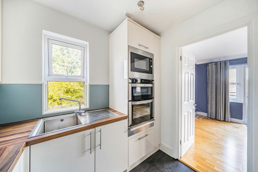 for sale centennial court london 41070 - Gibbs Gillespie