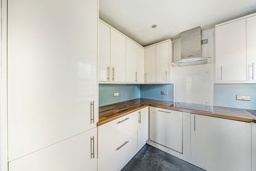 for sale centennial court london 41070 - Gibbs Gillespie
