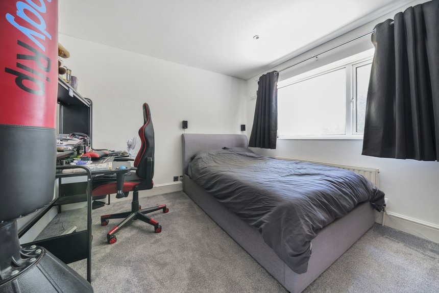 for sale hazell way london 41147 - Gibbs Gillespie