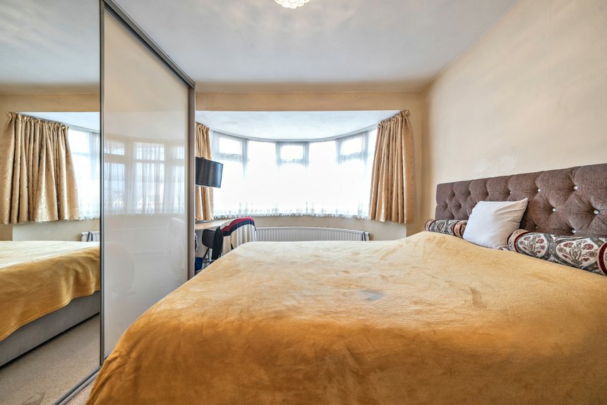 under offer the heights london 41301 - Gibbs Gillespie