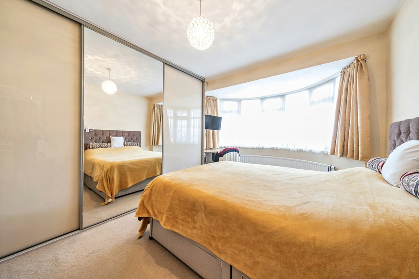 under offer the heights london 41301 - Gibbs Gillespie