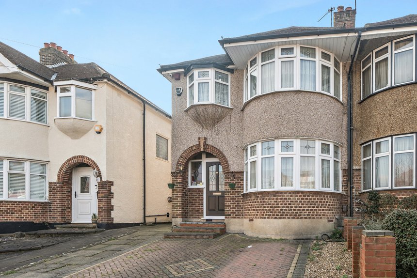 under offer the heights london 41301 - Gibbs Gillespie
