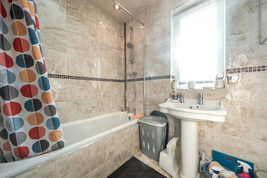 under offer the heights london 41301 - Gibbs Gillespie