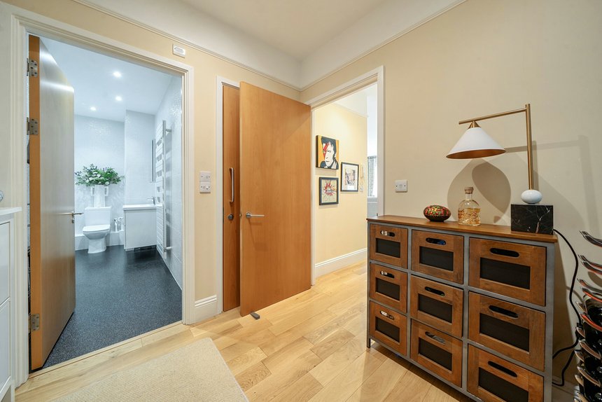 under offer grange park london 41359 - Gibbs Gillespie