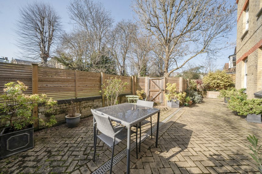 under offer grange park london 41359 - Gibbs Gillespie