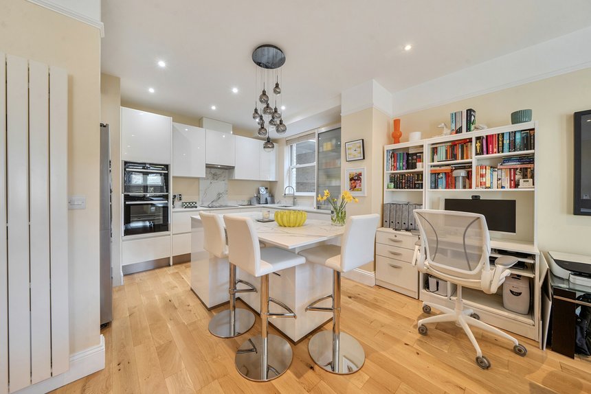 under offer grange park london 41359 - Gibbs Gillespie