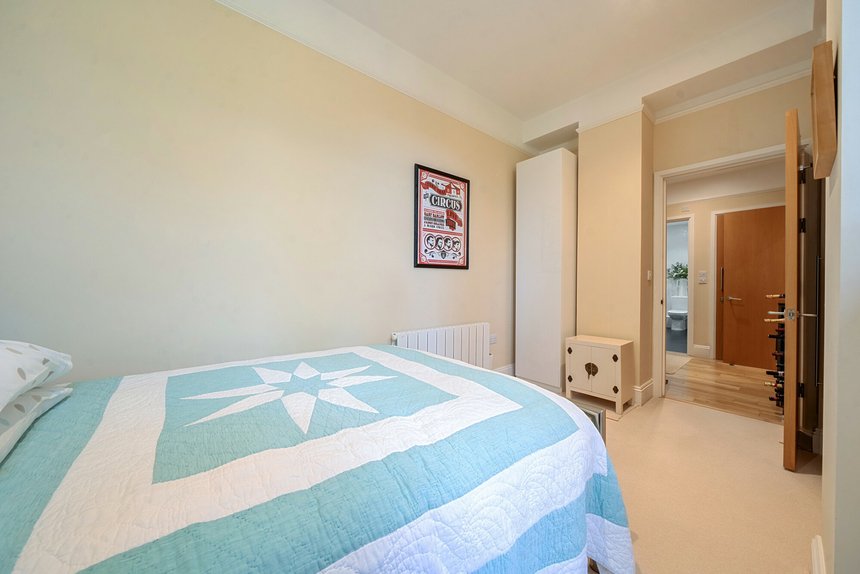 under offer grange park london 41359 - Gibbs Gillespie