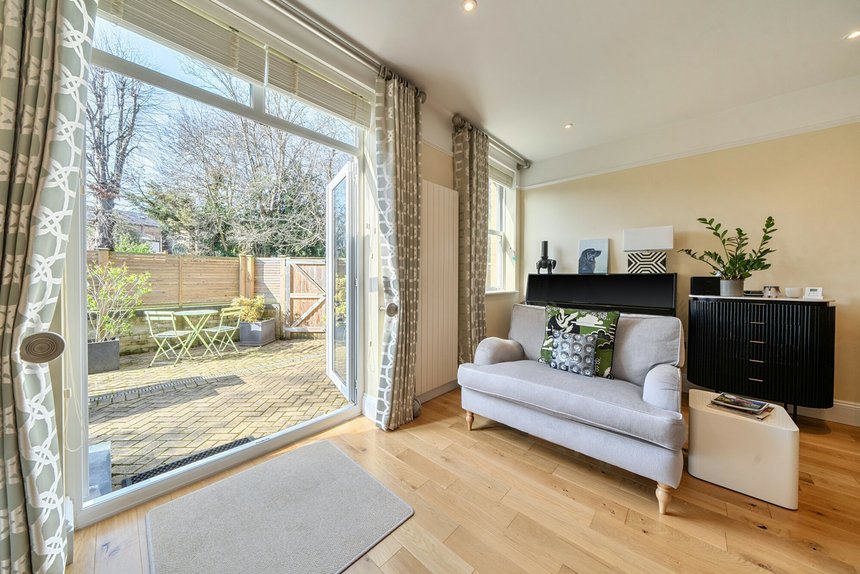 under offer grange park london 41359 - Gibbs Gillespie