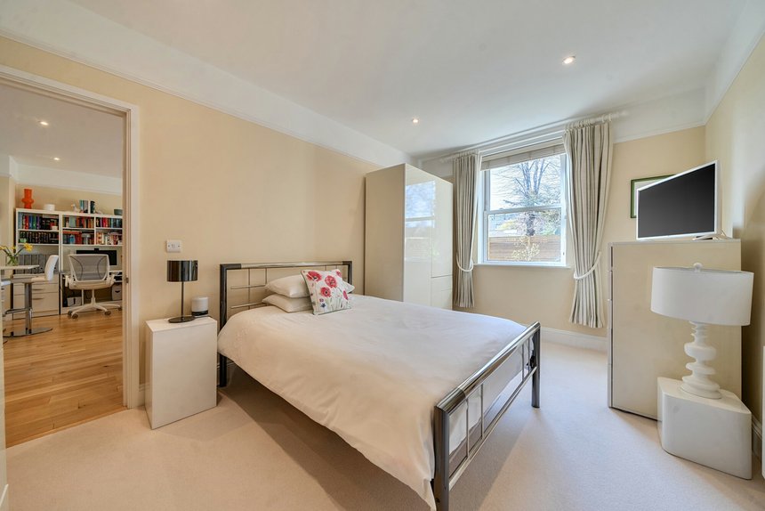 under offer grange park london 41359 - Gibbs Gillespie