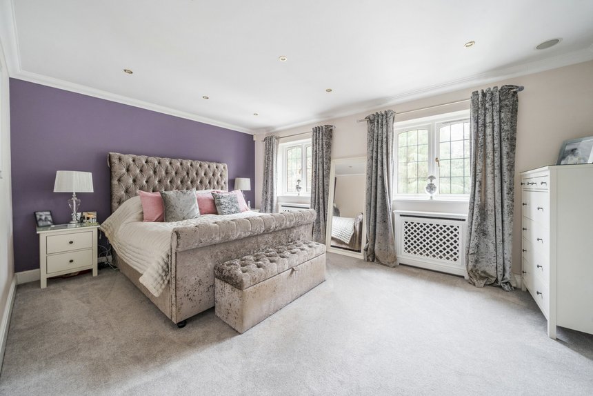 for sale hibberts way london 41386 - Gibbs Gillespie