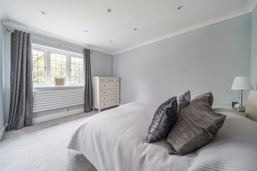 for sale hibberts way london 41386 - Gibbs Gillespie