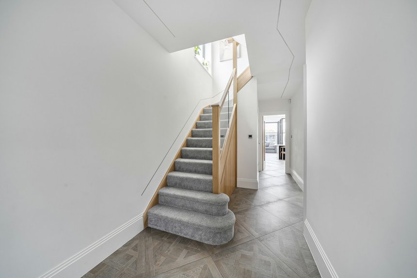 sold derwent avenue london 41404 - Gibbs Gillespie