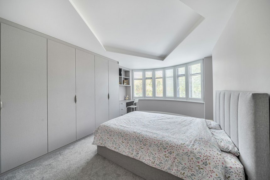 sold derwent avenue london 41404 - Gibbs Gillespie