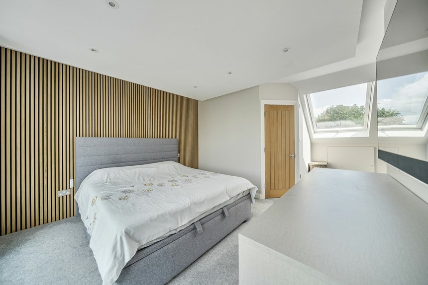 sold derwent avenue london 41404 - Gibbs Gillespie