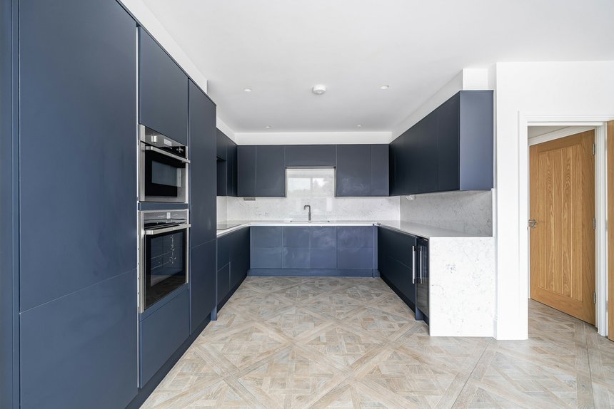 sold derwent avenue london 41404 - Gibbs Gillespie