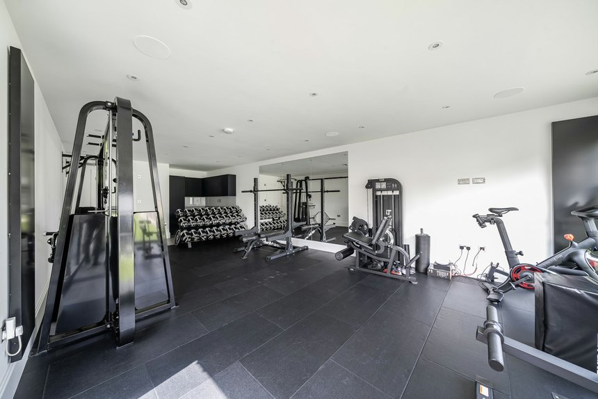 sold derwent avenue london 41404 - Gibbs Gillespie