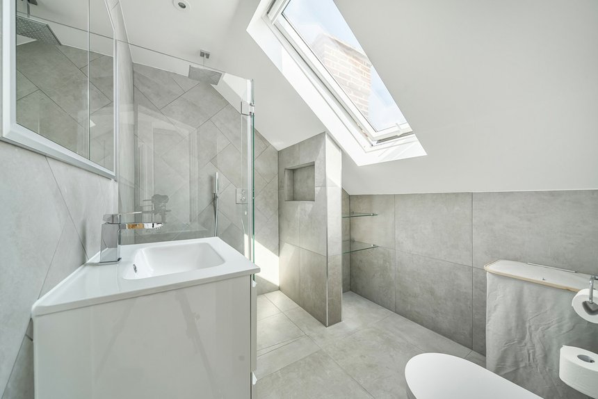 sold derwent avenue london 41404 - Gibbs Gillespie