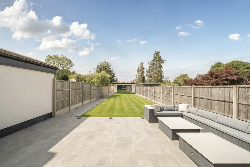 sold derwent avenue london 41404 - Gibbs Gillespie