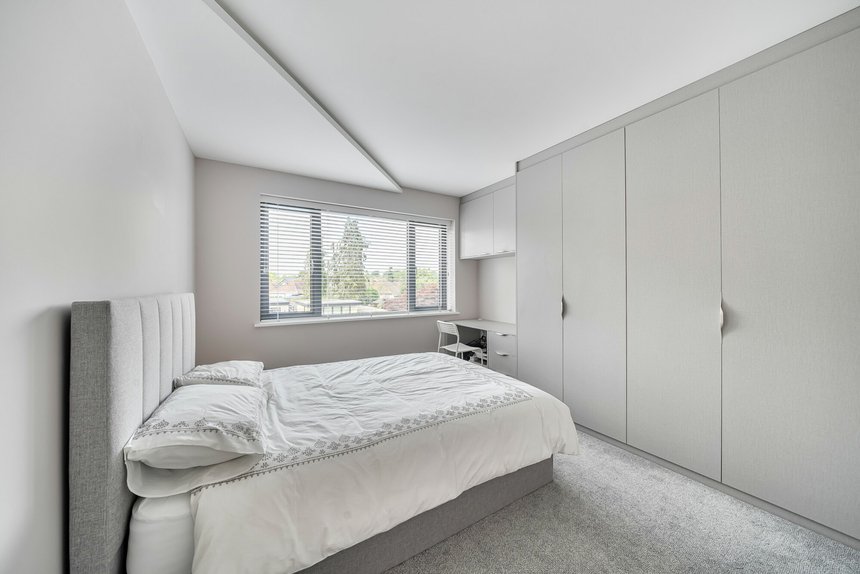 sold derwent avenue london 41404 - Gibbs Gillespie