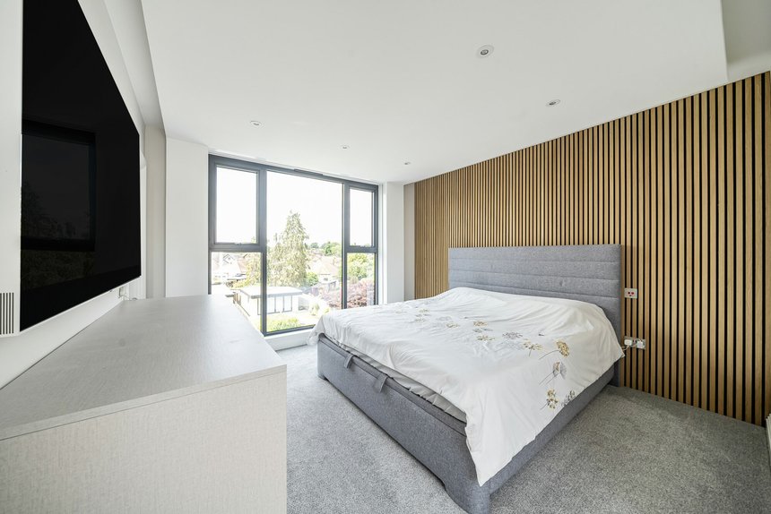 sold derwent avenue london 41404 - Gibbs Gillespie