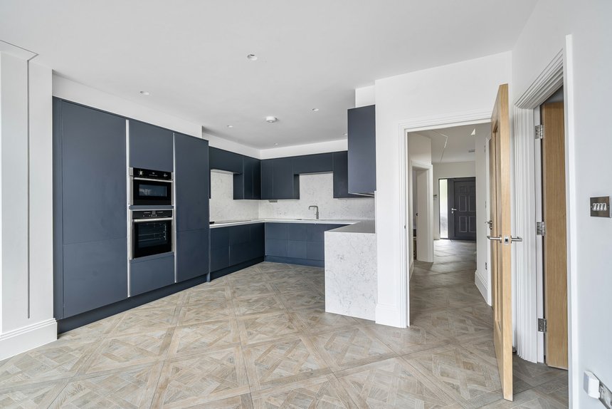 sold derwent avenue london 41404 - Gibbs Gillespie