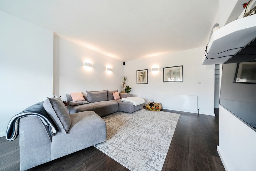 under offer grasmere gardens london 41555 - Gibbs Gillespie