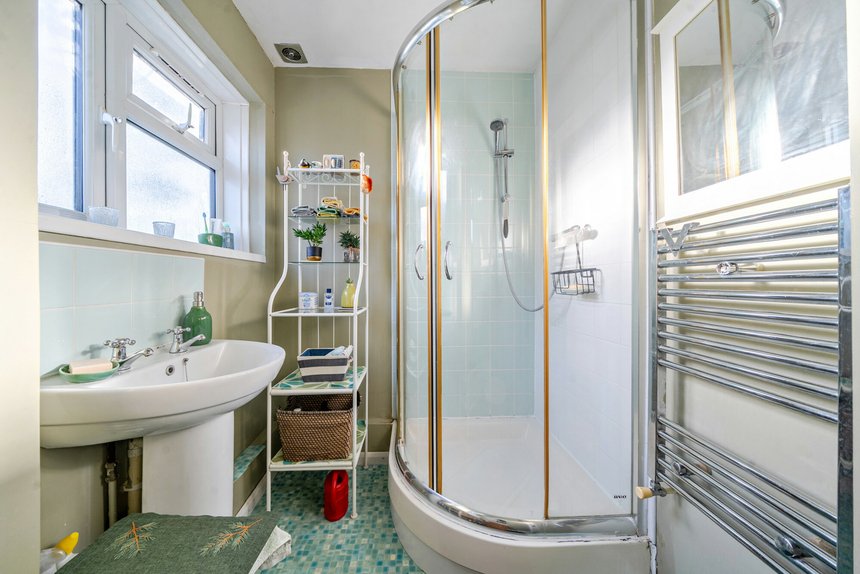 under offer gervis court london 41562 - Gibbs Gillespie