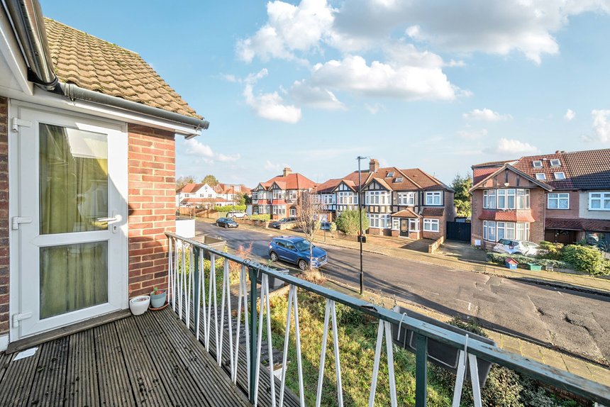 under offer gervis court london 41562 - Gibbs Gillespie