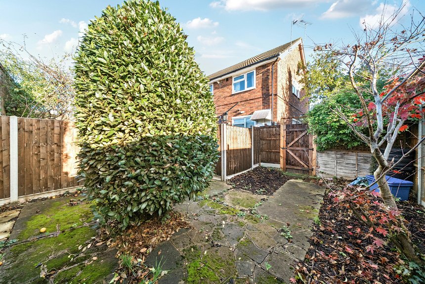 under offer gervis court london 41562 - Gibbs Gillespie
