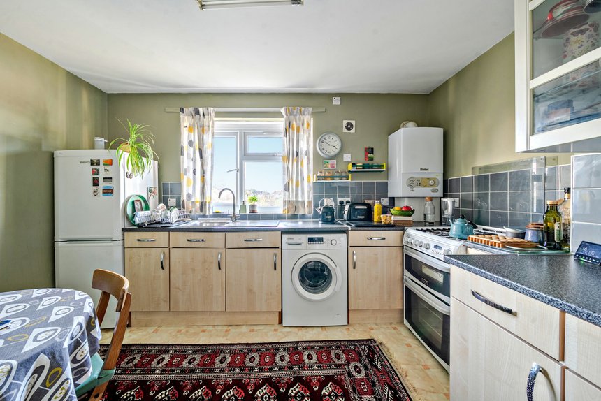under offer gervis court london 41562 - Gibbs Gillespie