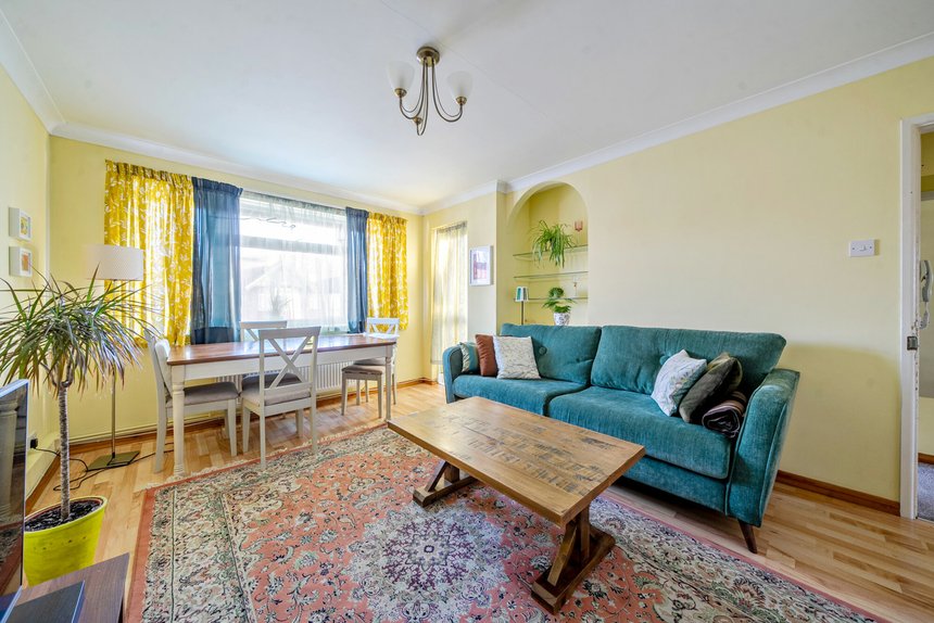 under offer gervis court london 41562 - Gibbs Gillespie