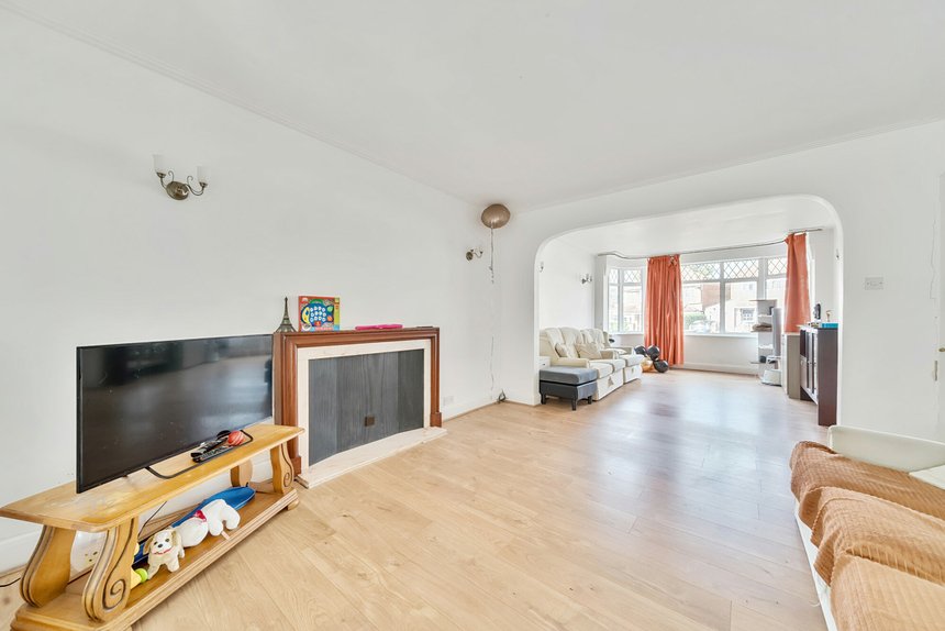 for sale wemborough road london 41578 - Gibbs Gillespie
