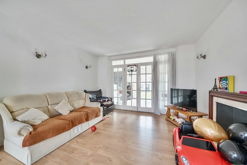 for sale wemborough road london 41578 - Gibbs Gillespie