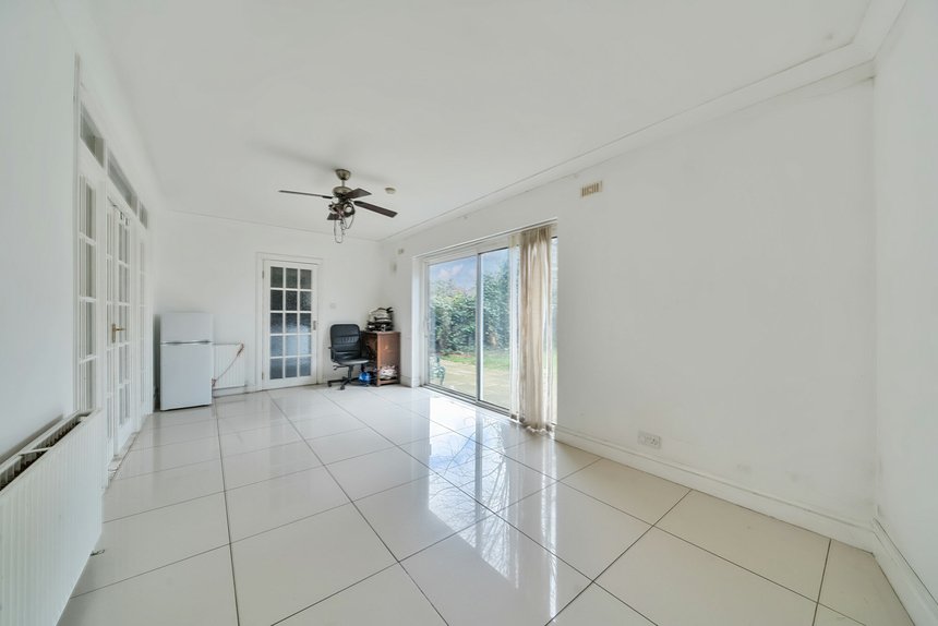for sale wemborough road london 41578 - Gibbs Gillespie
