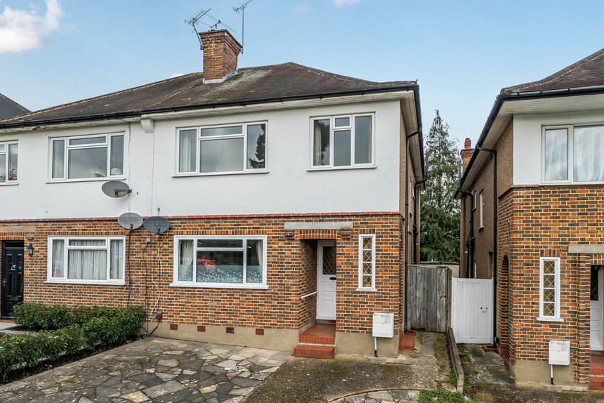 under offer holwell place london 41617 - Gibbs Gillespie