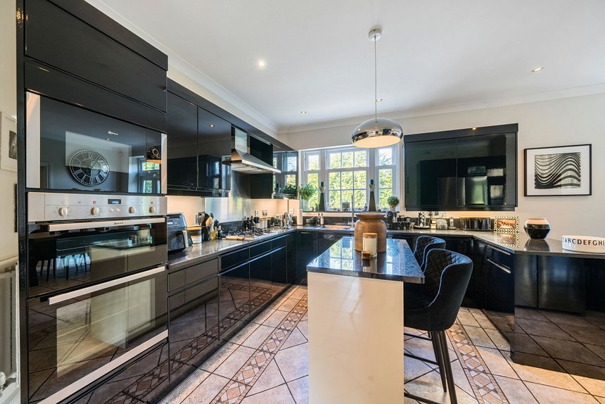 under offer wyatt close london 41772 - Gibbs Gillespie