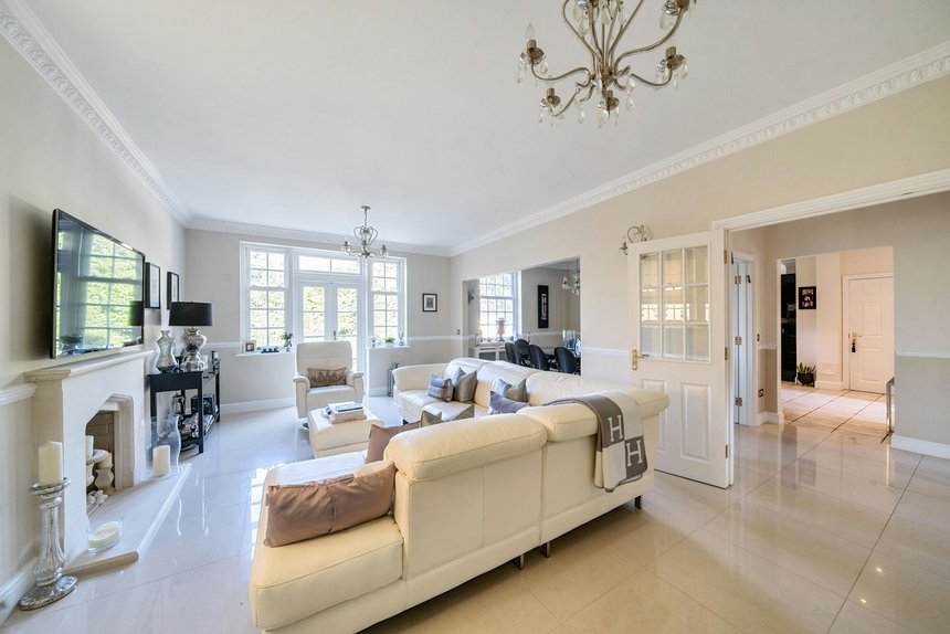 under offer wyatt close london 41772 - Gibbs Gillespie